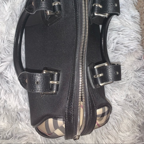 Burberry Handbags - burberry tote